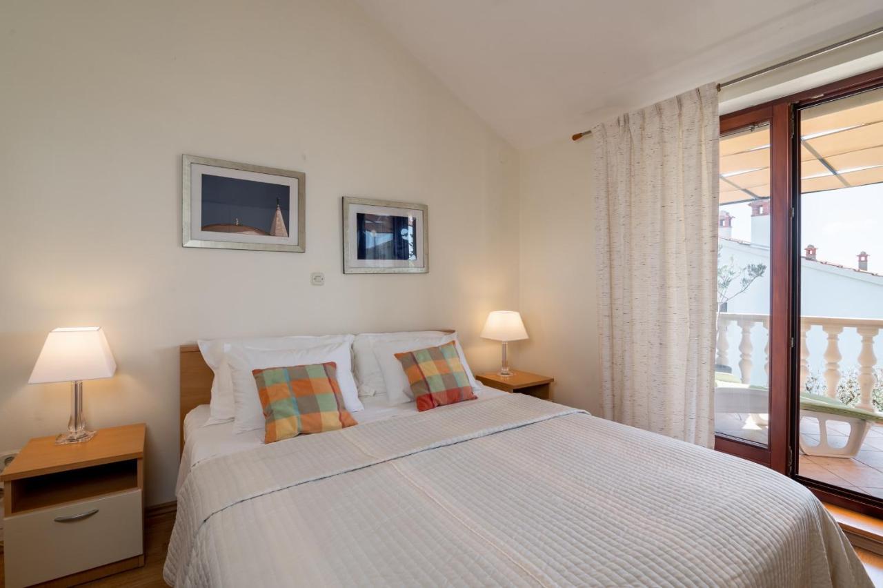 Apartments Rozelyn Углян Экстерьер фото