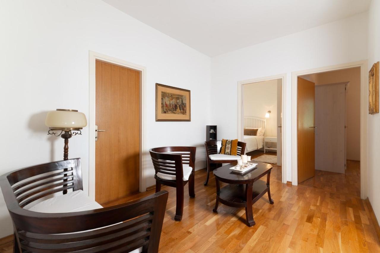 Apartments Rozelyn Углян Экстерьер фото