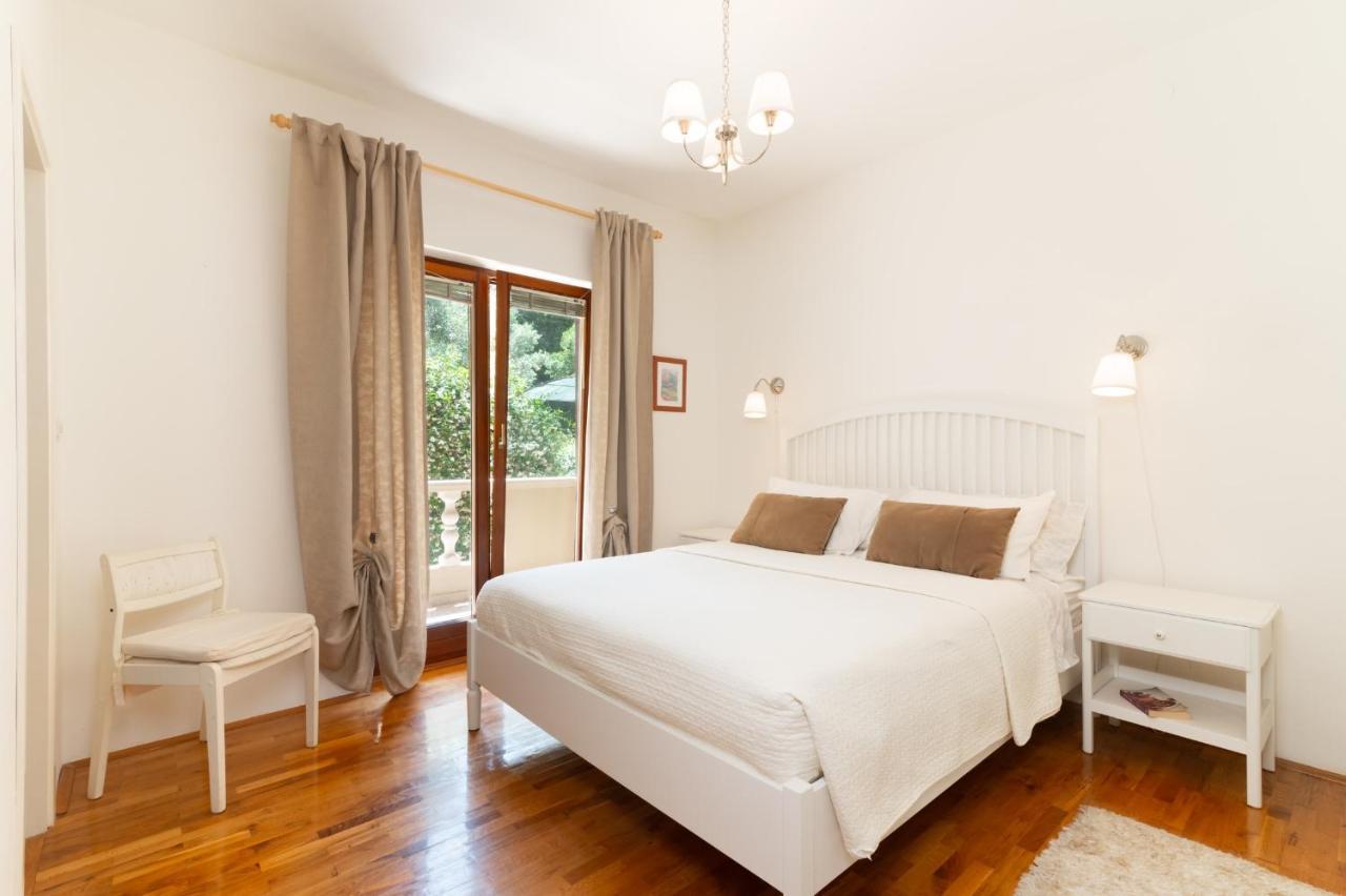 Apartments Rozelyn Углян Экстерьер фото
