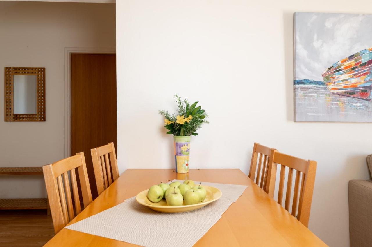 Apartments Rozelyn Углян Экстерьер фото