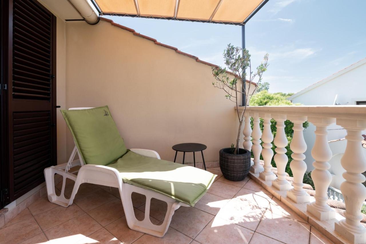 Apartments Rozelyn Углян Экстерьер фото