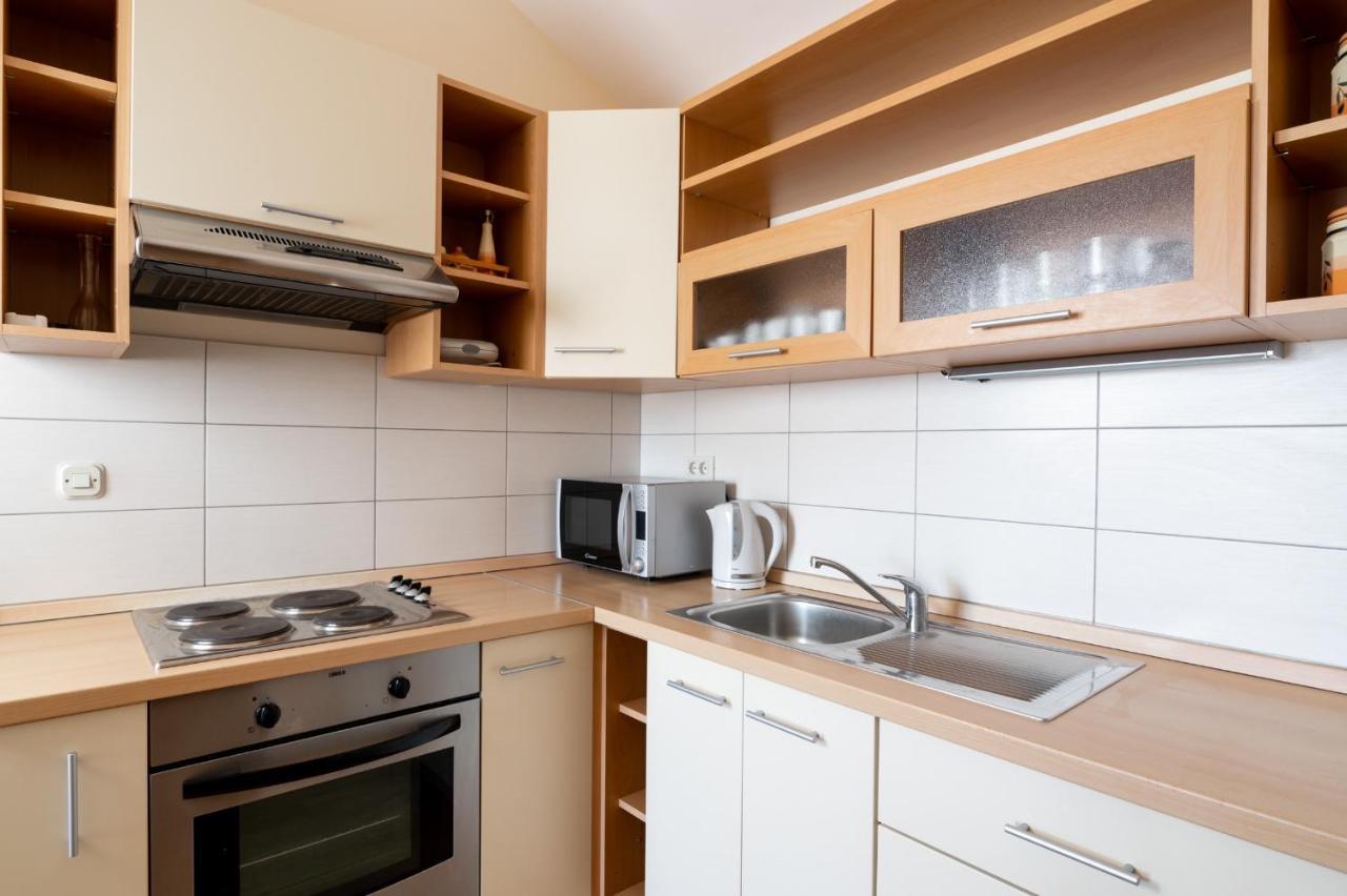 Apartments Rozelyn Углян Экстерьер фото