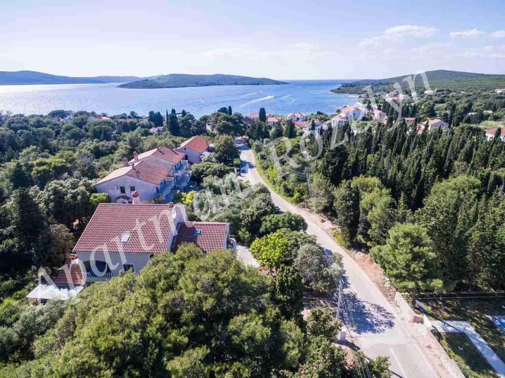 Apartments Rozelyn Углян Экстерьер фото