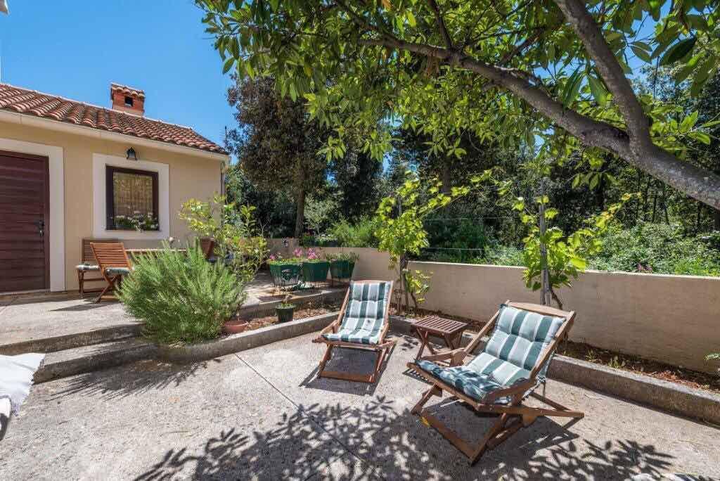 Apartments Rozelyn Углян Экстерьер фото